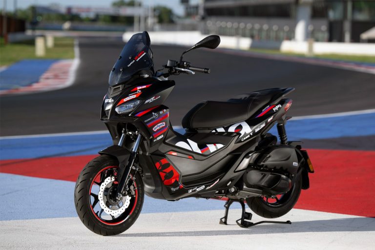 Aprilia SR GT Replica