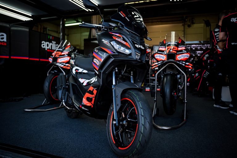 Aprilia SR GT Replica