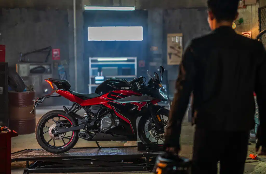 CFMOTO 250SR