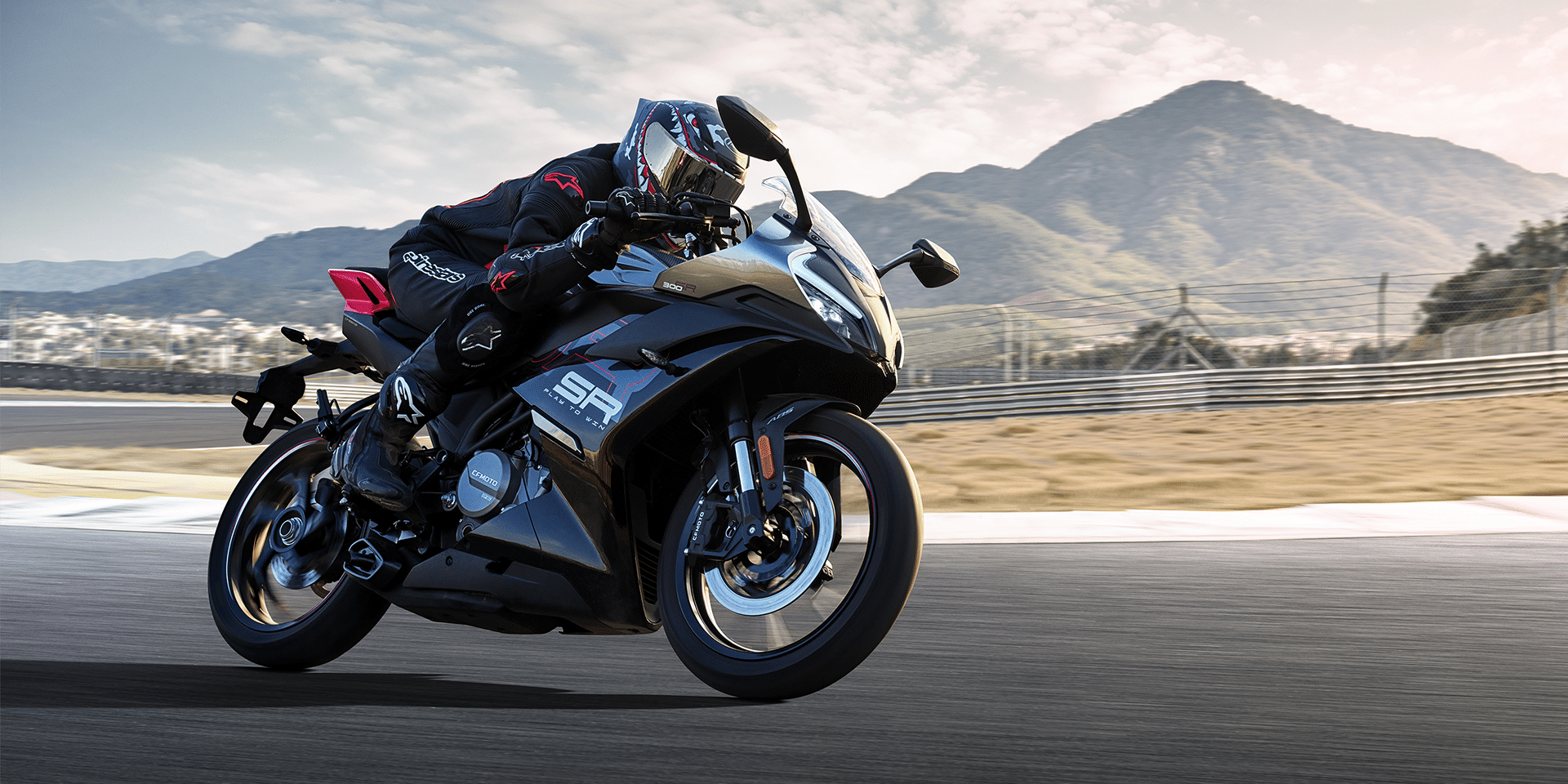 CFMOTO 300SR