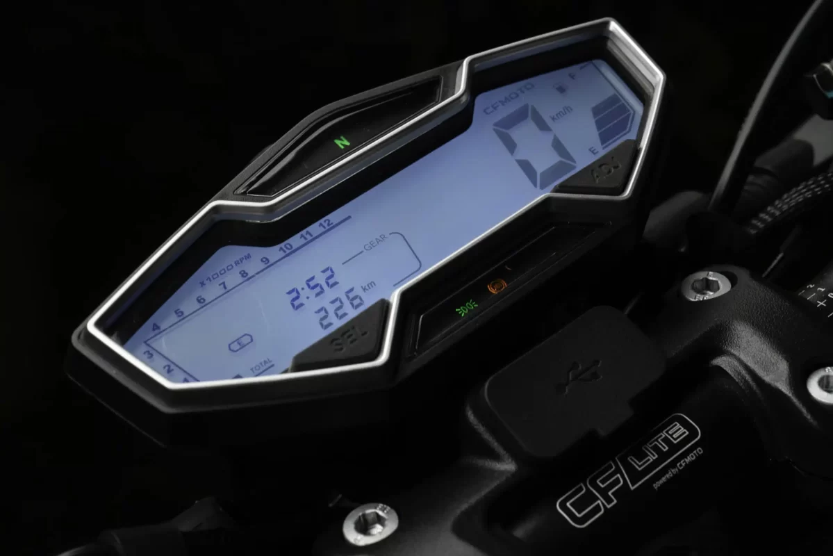 CFMOTO 250NK