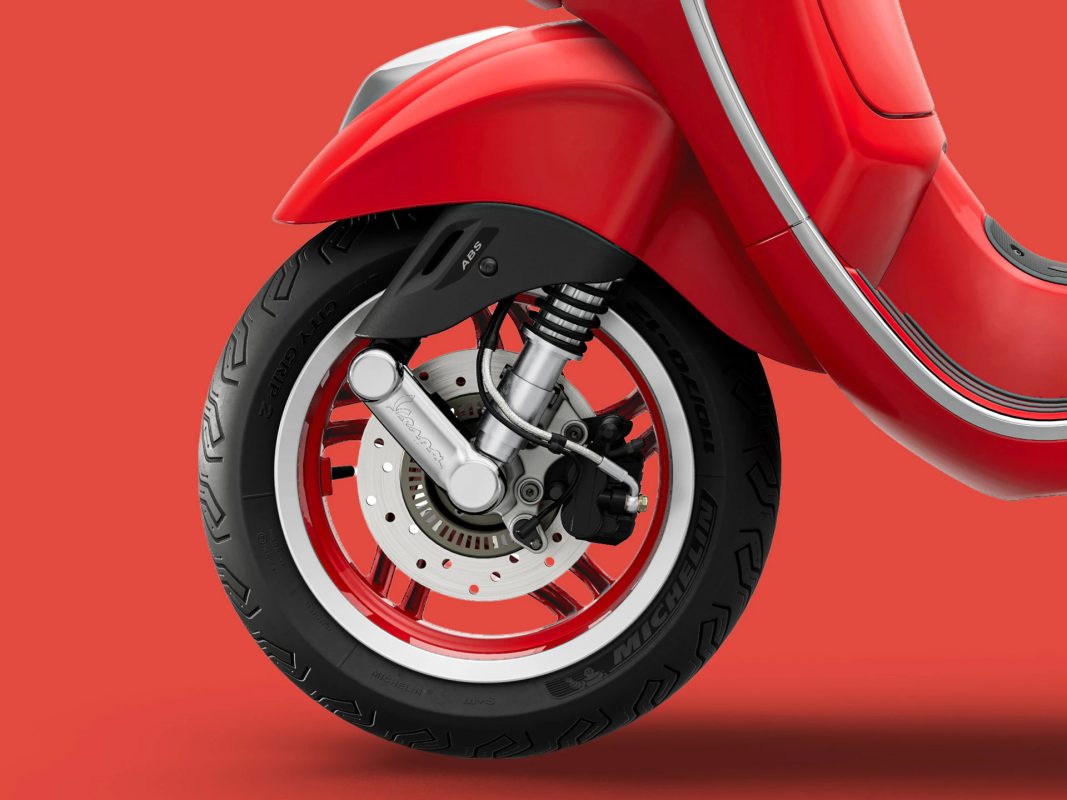 Vespa Primavera 150 RED
