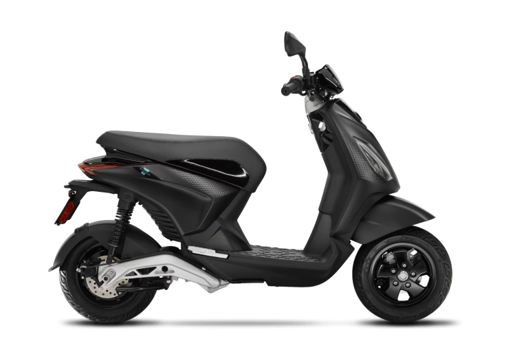 Piaggio 1 Electric 45 / Forever Black